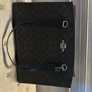 Coach Bag Brown with Red inside, used once!